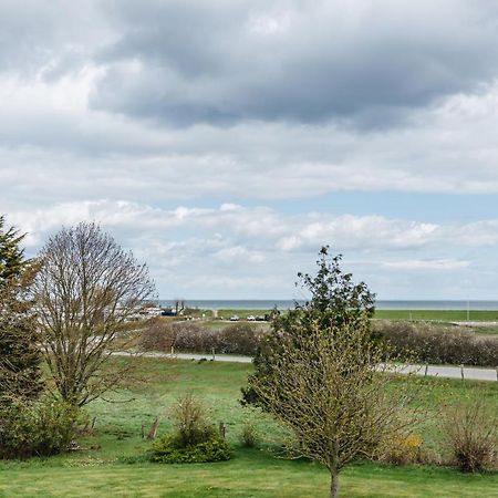 Straendhus Bed&Breakfast Hasselberg  Exterior foto