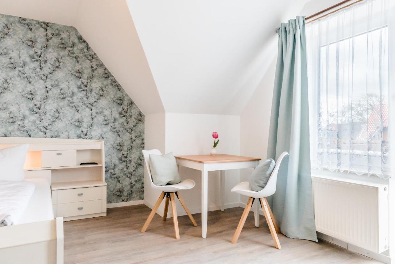 Straendhus Bed&Breakfast Hasselberg  Exterior foto